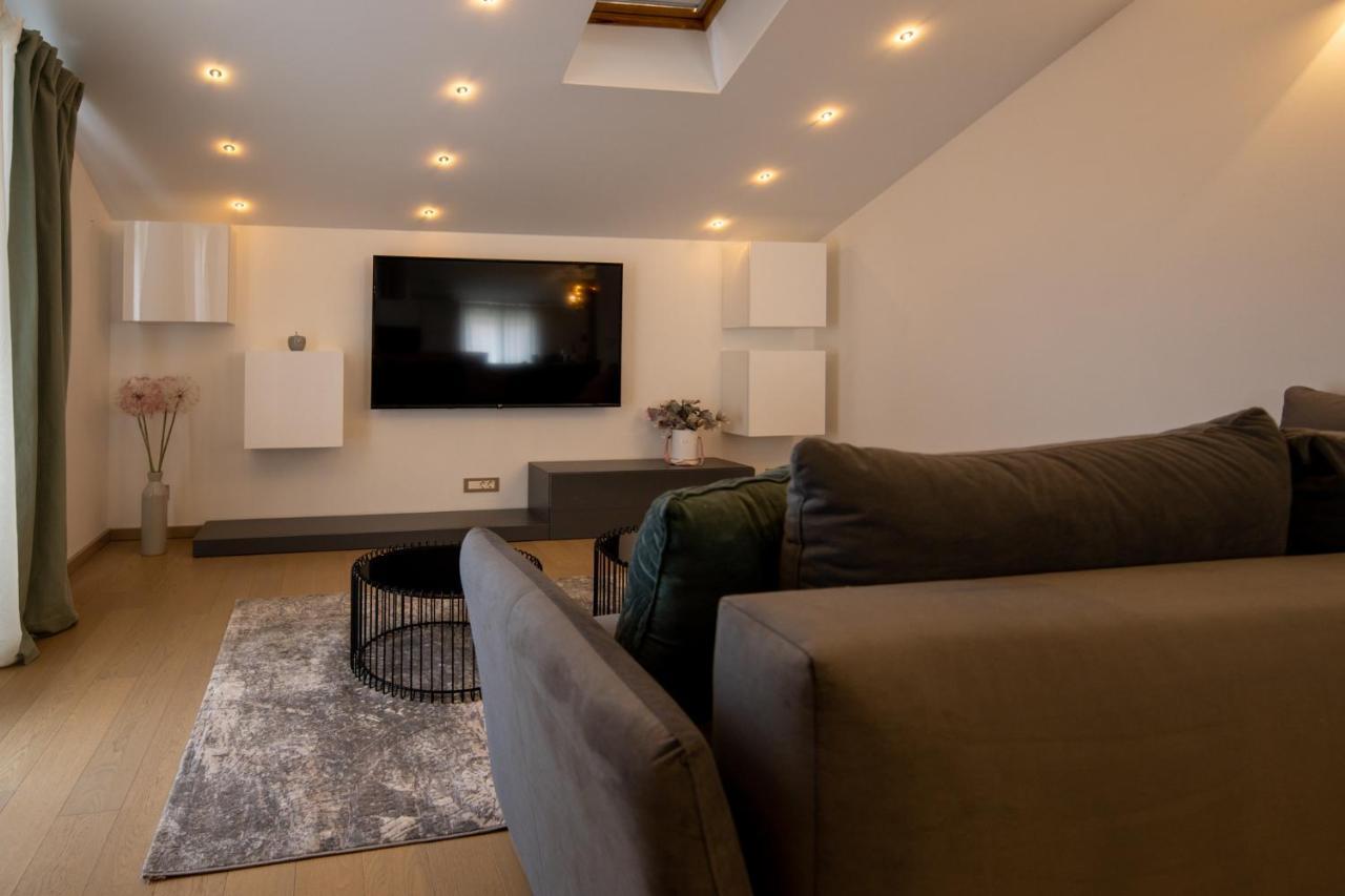 Lumaja Luxury Apartman Biograd Na Moru Esterno foto