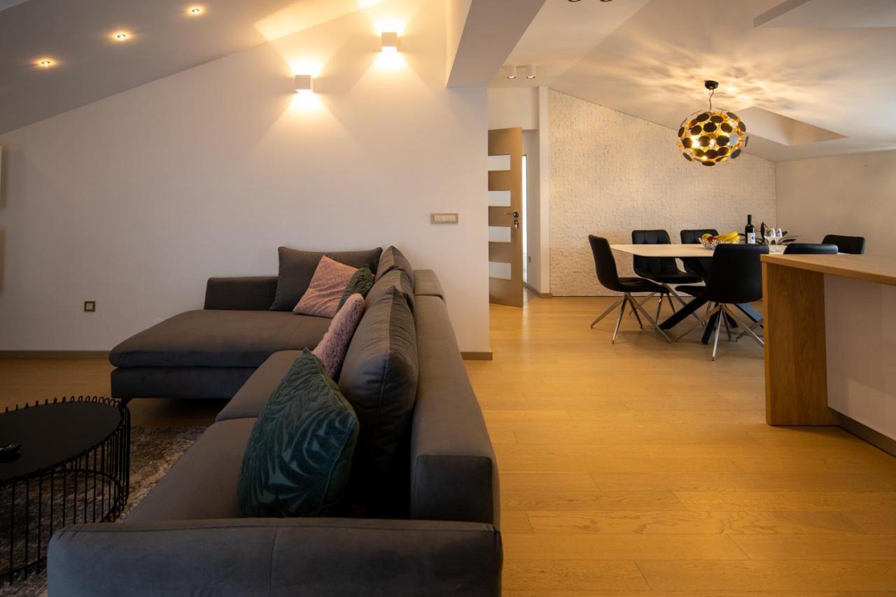 Lumaja Luxury Apartman Biograd Na Moru Esterno foto