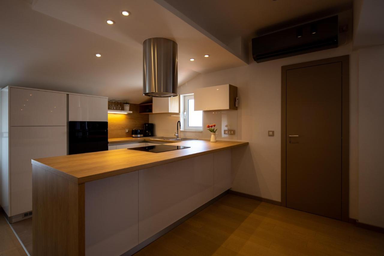Lumaja Luxury Apartman Biograd Na Moru Esterno foto