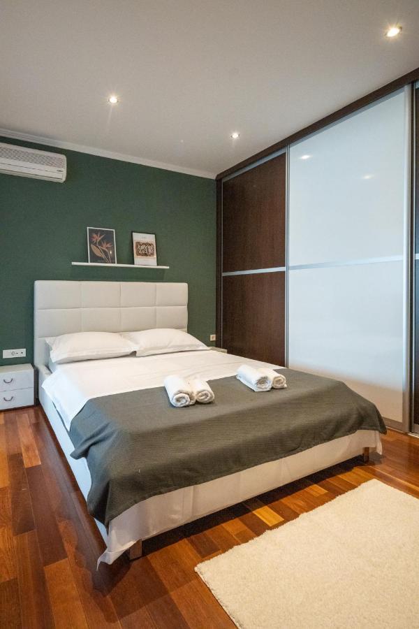 Lumaja Luxury Apartman Biograd Na Moru Esterno foto