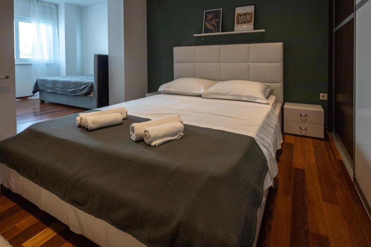 Lumaja Luxury Apartman Biograd Na Moru Esterno foto