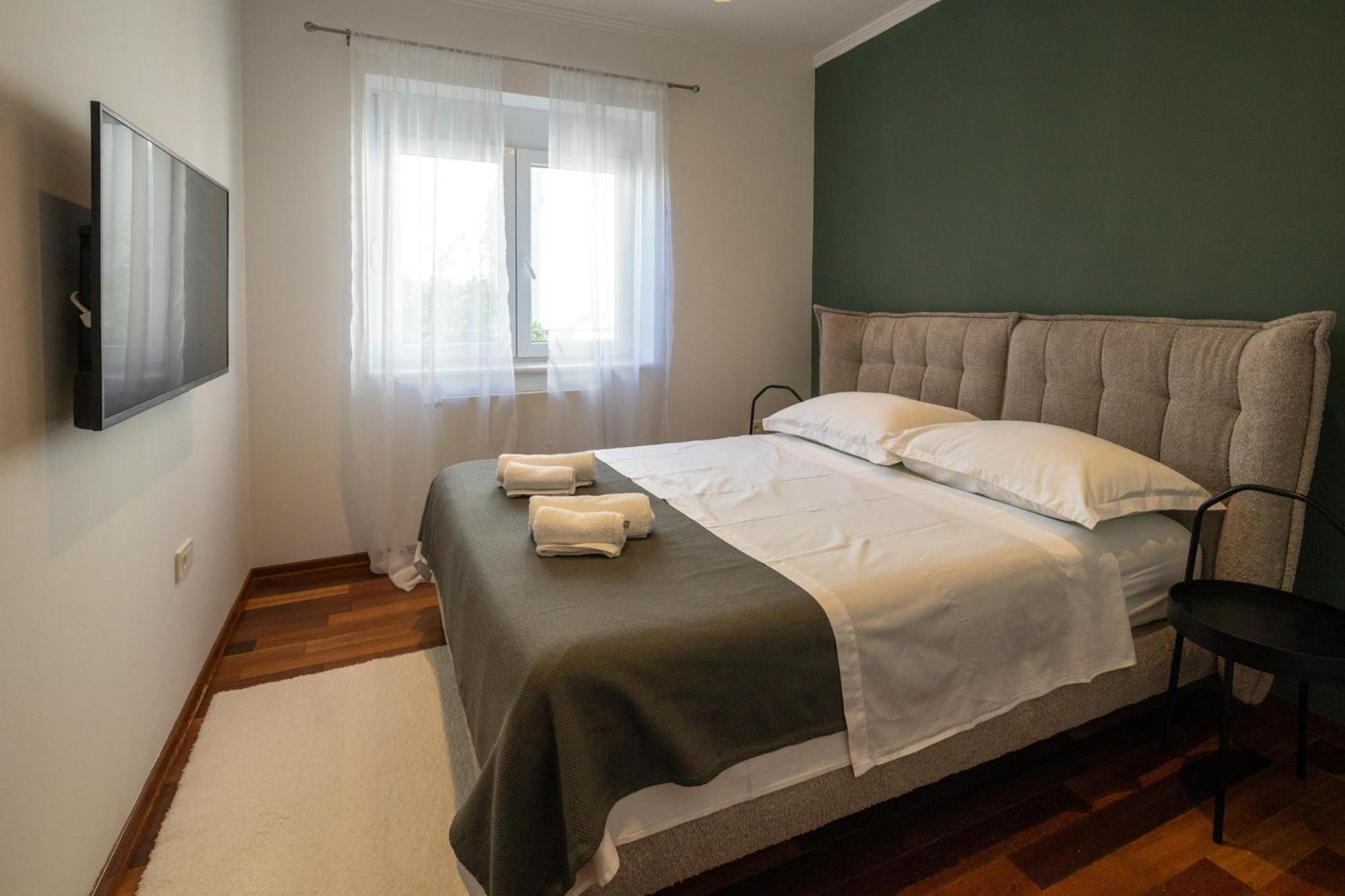 Lumaja Luxury Apartman Biograd Na Moru Esterno foto